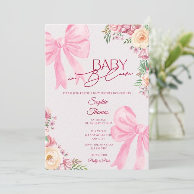 Baby in Bloom Pink Floral Baby Shower Invitation Einladung (Stehend Vorderseite)