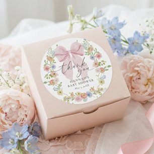 Baby in Bloom Rosa Schleife Babyparty Runder Aufkleber