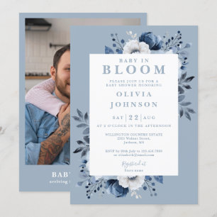 Baby In Bloom Staubblaues Blumen-Foto-Baby-Shower Einladung