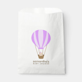 Baby in Lila Balloon Babydusche Geschenktütchen
