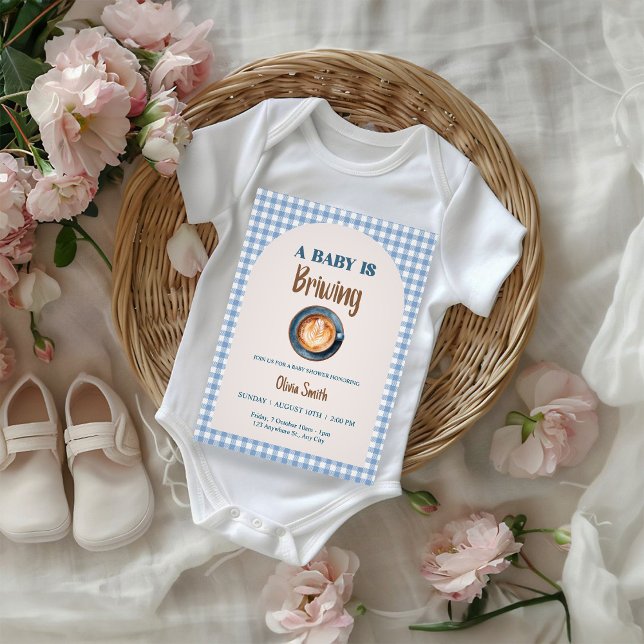 Baby is Brewing Coffee Baby Shower Blue Gingham  Einladung (Von Creator hochgeladen)