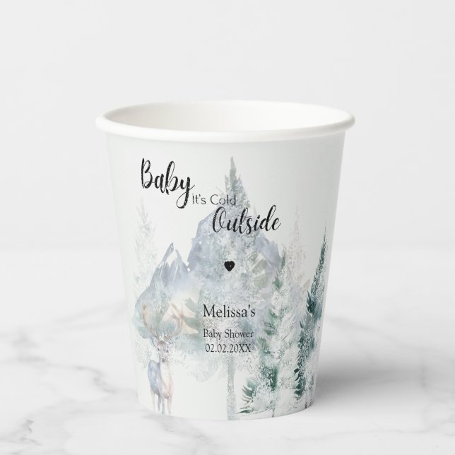 Baby It’s Cold Outside Winter Evergreen Woodland  Pappbecher (Vorderseite)
