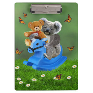 BABY-KOALA-BÄR SCHAUKELT KLEMMBRETT