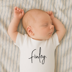 Baby-Name-Minimalist-Schrift-Typografie-Name Baby Strampler