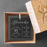 Baby Name Script & Birth Stats Black Keepake Ornament Aus Glas<br><div class="desc">Ankündigen und begrüßen Sie die Ankunft Ihres neuen Babys mit unserer einfachen und modernen Ankündigung der Geburt halten Sake-Ornament. Das schlichte und elegante Design zeigt den Namen des Babys in Schrift, Geburtsdatum, Geburtsdatum und Geburtsdaten schön an. Die Hintergrundfarbe lässt sich leicht ändern, indem Sie auf Details klicken und mit dem...</div>