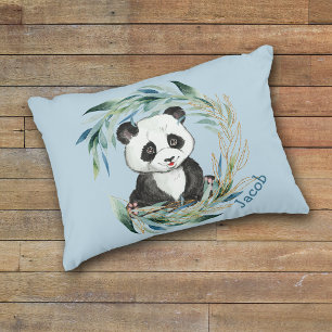 Baby Panda Bear im Kinderzimmer Wreath Accent Pill Dekokissen
