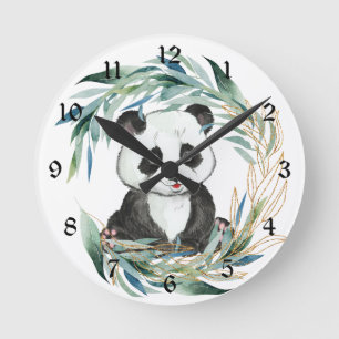 Baby Panda Bear im Kinderzimmer Wreath Runde Wanduhr