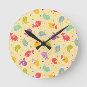 Baby pattern with cute birds runde wanduhr