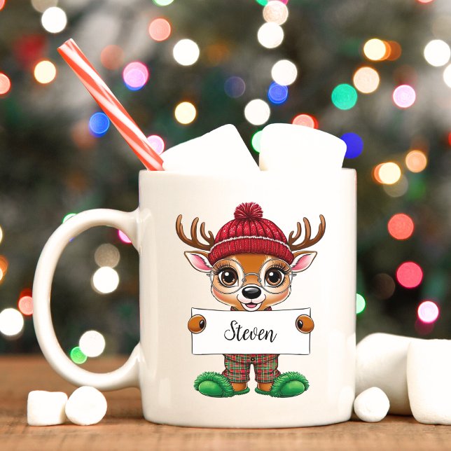 Baby Rentier Face Kinder Weihnachtsfeier Tasse (Cute festive reindeer holding personalized name Christmas mug)