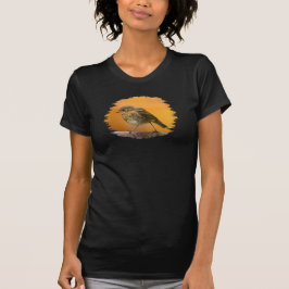 Baby Robin auf einem Baumzweig T-Shirt