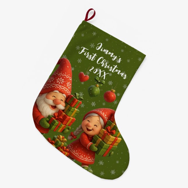 Baby’s First Christmas - Cute Holiday Gnomes Großer Weihnachtsstrumpf (Vorderansicht (hängend))