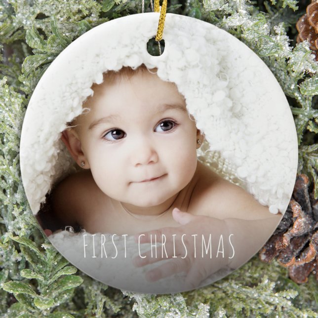 Baby`s First Christmas Modern Typografy Foto Keramik Ornament (Von Creator hochgeladen)