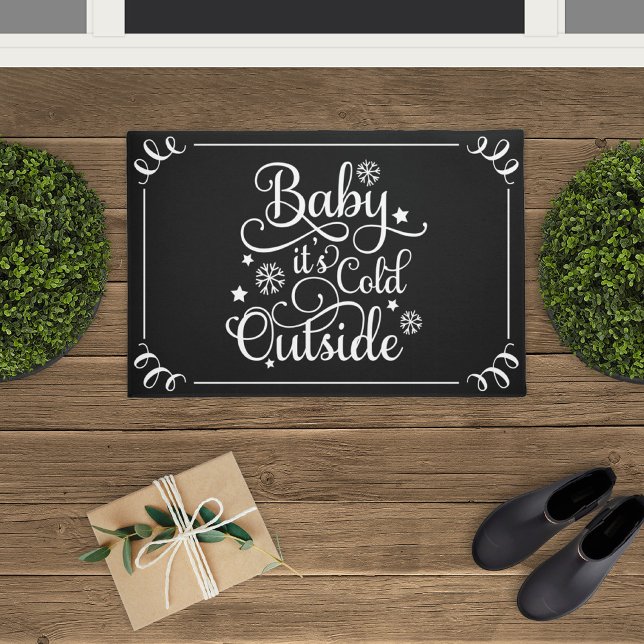 Baby seine kalte Outdoor Black Script Urlaub Fußmatte (Von Creator hochgeladen)