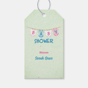 Baby Shower mit personalisierter Babymode Geschenkanhänger