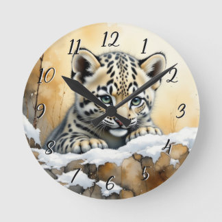 Baby Snow Leopard Runde Wanduhr