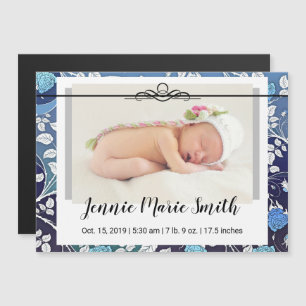 Baby Stats kündigt Blue Floral Extravagantes Scrip Magneteinladung