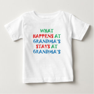 Baby TShirt: Was bei Oma passiert T-shirt