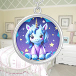Baby Unicorn in den Ohren der PJ Versilberte Kette<br><div class="desc">Ein niedliches Kind vereint lila PJ's. Digitale Gestaltung im kawaii-Stil. Perfektes Design für Kinder und Erwachsene auf vielen trendigen Produkten! Passen Sie Ihre Hintergrundfarbe oder Ihren Text an!</div>