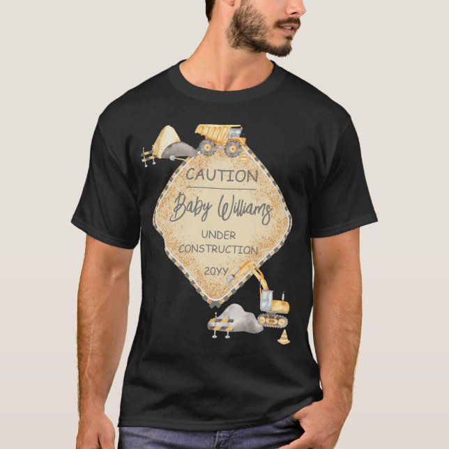 Baby unter Baugestänge Truck Boy Babydusche T-Shirt (Vorderseite)