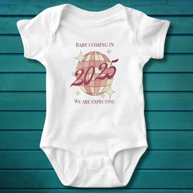Baby wird 2025 geboren strampler (Von Creator hochgeladen)