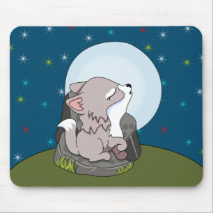 Baby Wolf heult einen Mond an Mousepad