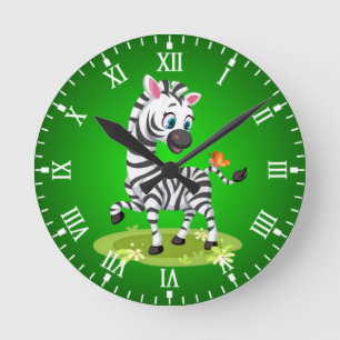 Baby-Zebra-Zeichnung spielt mit Schmetterling Runde Wanduhr