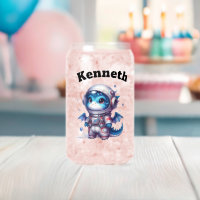 Babydrachenastronaut im verschneiten Land