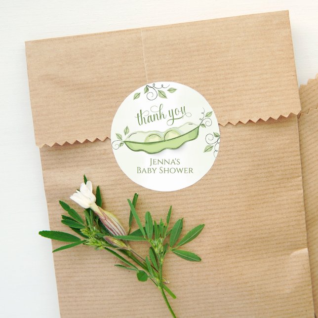 Babydusche danke Ihnen zwei Erbsen in einem Pod Runder Aufkleber (Cute baby shower thank you stickers label. )