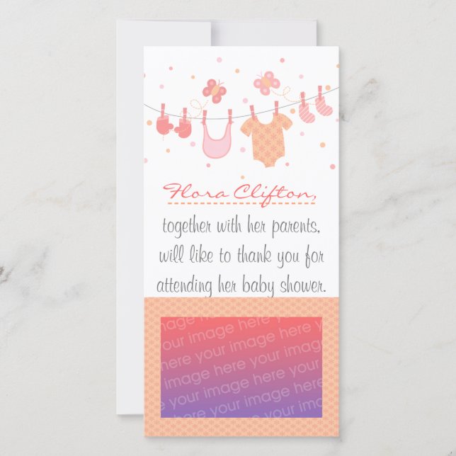 Babyparty: Babykleidung auf Wäscheleine Dankeskarte (Vorderseite)