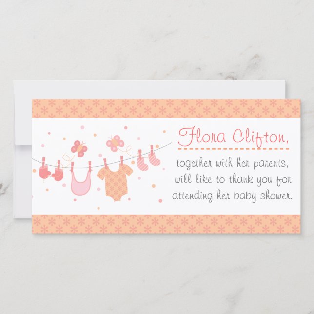 Babyparty: Babykleidung auf Wäscheleine Dankeskarte (Vorderseite)