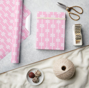 Babyrosa und weiße Winter-Schneeflocken-Muster Geschenkpapier