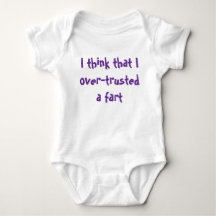 Babys Bodysuit mit einer humorvollen Botschaft