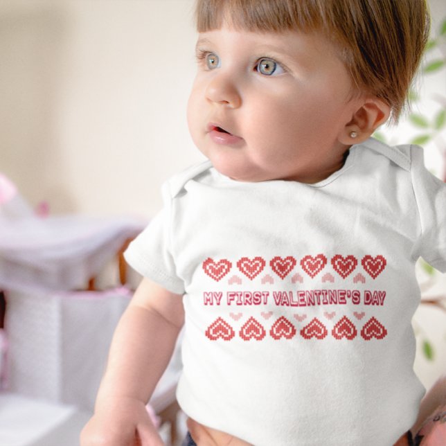 Baby's erster Valentinstag – Herz-Design Baby Strampler (Von Creator hochgeladen)