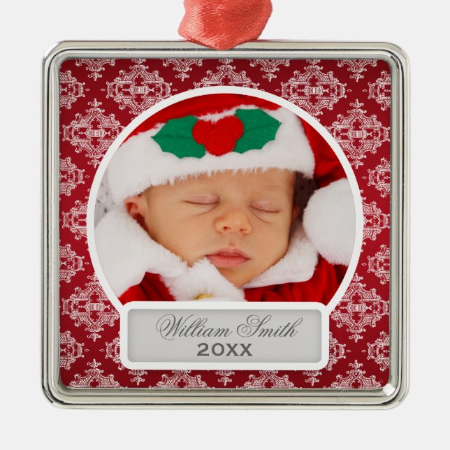Baby's First Christmas Elegant Damask Red Ornament Aus Metall (Vorne)