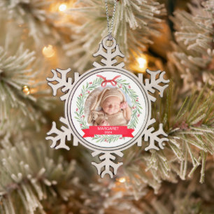 Baby's First Christmas Watercolor Greenery Berries Schneeflocken Zinn-Ornament