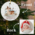 Baby's First Christmas Watercolor Woodland Deer Keramik Ornament<br><div class="desc">Mark den fröhlichen Anlass deines ersten Weihnachtsfestes mit dem ersten Weihnachtsgebirge unseres Babys, dem Keramik-Ornament für Hirsche. Dieses elegante Ornament erinnert an diesen besonderen Meilenstein. An der Vorderseite des Ornaments befindet sich eine erlesene Aquarelldarstellung eines sanften Waldhirsches, das mit Grün und Beeren geschmückt ist. Unterhalb dieser bezaubernden Szene können Sie...</div>