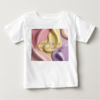 Babys klassisches T-Shirt in stilvoller Grafik