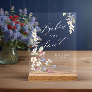 Babys sind süß nehmen eine Leckerei Berries & Blum Acrylschild