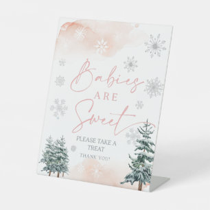 Babys sind süß, rötlich pinkfarbene Winterwunder p Sockelschild