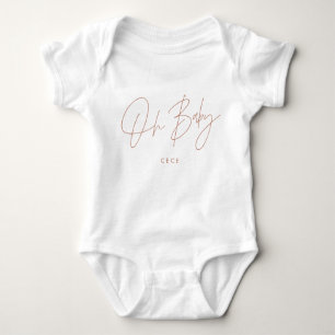 Babyterracotta personalisierter, moderner Drehbuch Baby Strampler