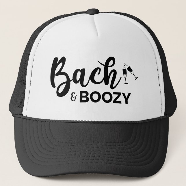 Bach & Boozy Trucker Hat für Junggeselinnen-Abschi Truckerkappe (Vorderseite)