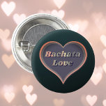 Bachata-Liebe Button<br><div class="desc">Atemberaubendes Bachata Liebe Herzdesign - Perfekt für Tanzenthusiasten! Ein schwarzer Hintergrund dient als Kulisse für das auffällige lila,  staubige rosa Herz und goldene Buchstaben,  die "Bachata-Liebe" ausdrücken. Dieses Design ist ein ideales Geschenk für leidenschaftliche Bachata Tänzer,  Instruktoren oder sogar Bachata Tanzpaare.</div>