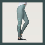 Bachata-Tanzoutfit für Frauen Leggings<br><div class="desc">Schönes,  individuelles Legging mit dem Wort "bachata" in einem weichen blauen Farbton auf einem Gradientenhintergrund von blau und dunkelgrau. Einzigartiges aber schönes Outfit für Bachata Tänzer,  Instruktoren,  Lehrer und alle Bachatas. Der Text ist anpassbar.</div>