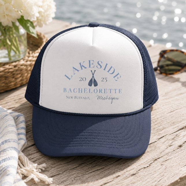Bachelorette-Klassik Truckerkappe (Coastal Lake Bachelorette Trucker Hat)