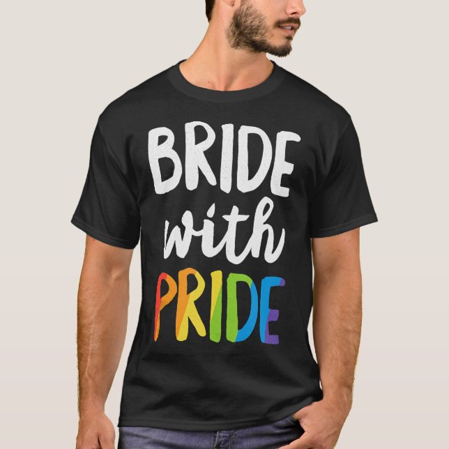 Bachelorette mit Rainbow Lesbian T-Shirt (Vorderseite)