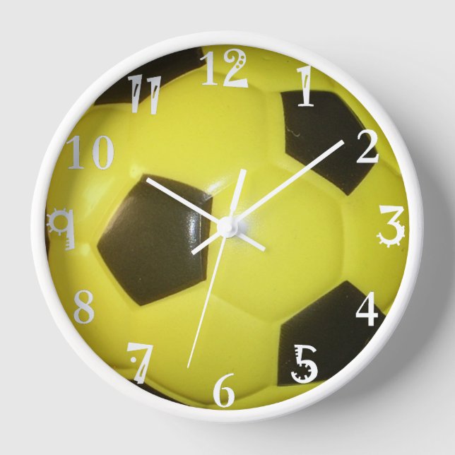 Back and Yellow Football. Wanduhr (Vorderseite)