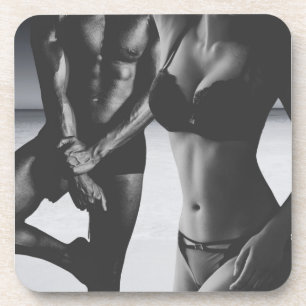 Back to Back: Strength and Elegance by the Sea Getränkeuntersetzer
