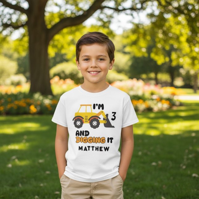 Backhofen für Baufahrzeuge mit benutzerdefiniertem T-Shirt (Von Creator hochgeladen)