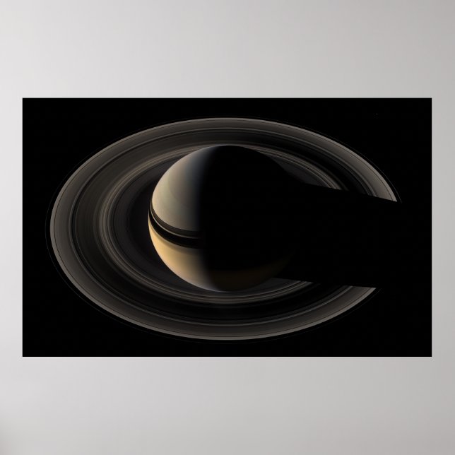 Backlit Saturn von Cassini Orbiter Poster (Vorne)