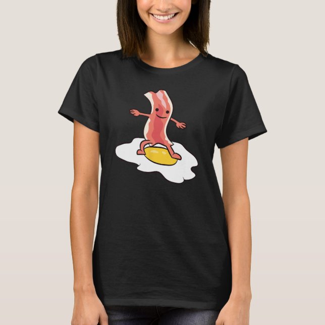 Bacon Surfing on Fried Egg Frühstück Ei und Bacon T-Shirt (Vorderseite)